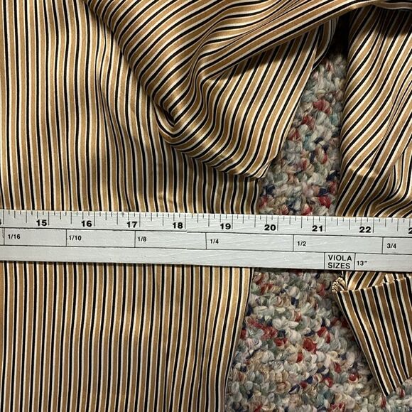 Peck & Peck Tan Navy Striped Silk Charmeuse V-neck Button Front Blouse Size 10 - Picture 11 of 12